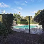 Magnifique Dans Avec Piscine Apartman *