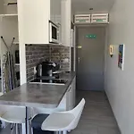 Magnifique Dans Avec Piscine Apartman Antibes