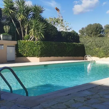 Magnifique Dans Avec Piscine * Antibes