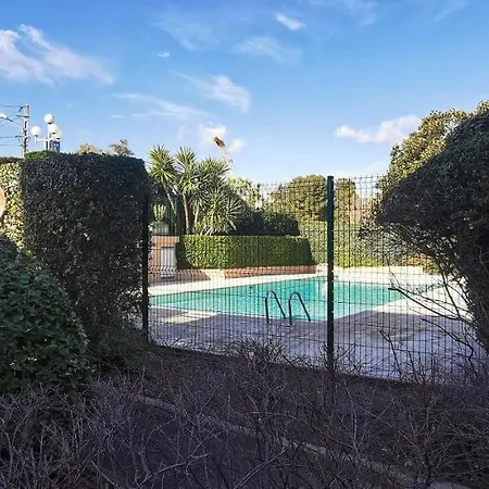 Magnifique Dans Avec Piscine Apartmán *