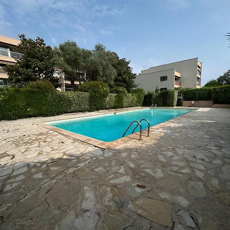 Magnifique Dans Résidence Avec Piscine Appartement