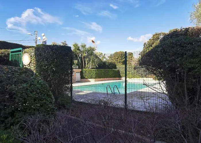 Magnifique Dans Résidence Avec Piscine Appartement *
