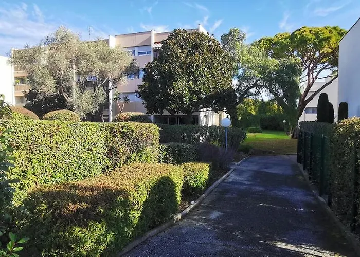 Magnifique Dans Résidence Avec Piscine * Antibes