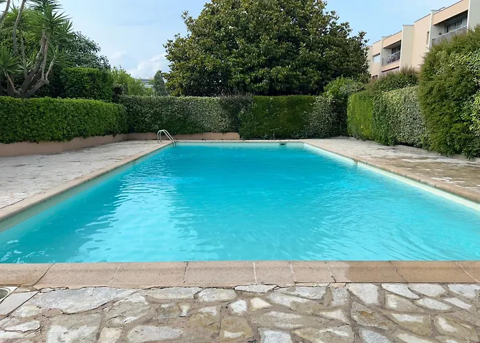 Magnifique Dans Résidence Avec Piscine Appartement Antibes