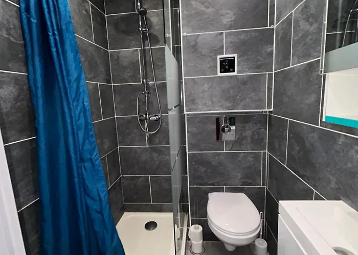 Magnifique Dans Avec Piscine * Antibes